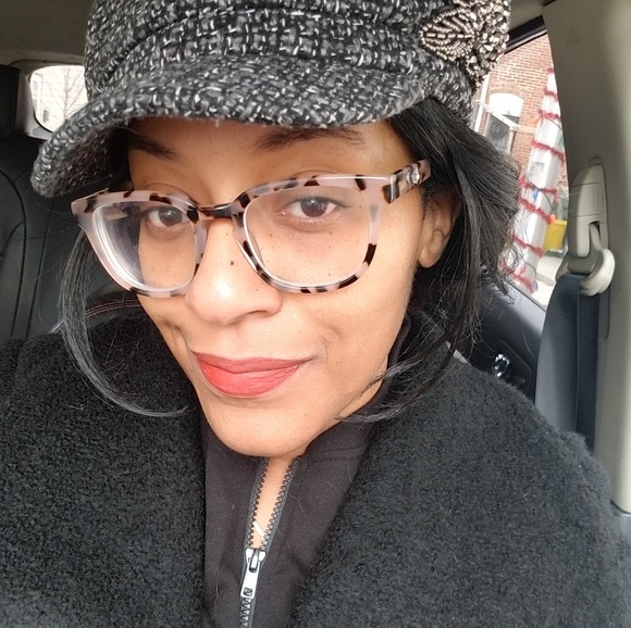 Meet your Posher, Monica - Picture 6 of 9